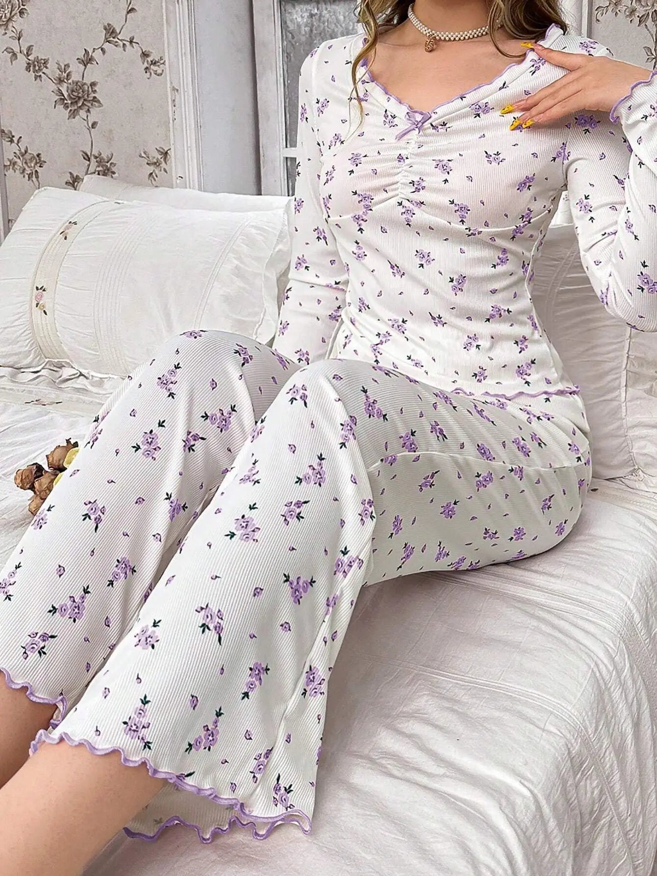 Women Pajamas Set Autumn Winter Sleepwear Round Neck Floral Printed Long Sleeve Tops and Trousers Home Wear Loungewear