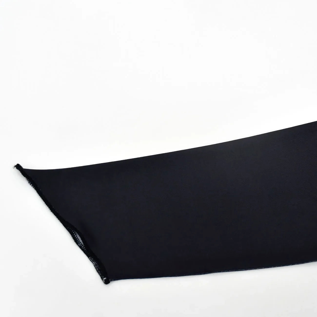 Robe de sorcière noire et blanche pour enfants, chien loyal, vêtements Kuira, robe longue, perruque Everak, performance d'Hall