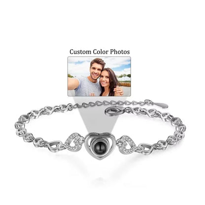 Bracelet personnalisé en forme de cœur avec projection photo, en acier titane plaqué or et zircon, disponible en dropshipping.