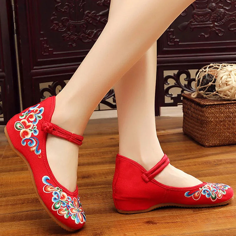 Spring autumn walking shoes women tourism female embroidery national wind single shoes cloth flats shoes zapatos mujer WSH2295
