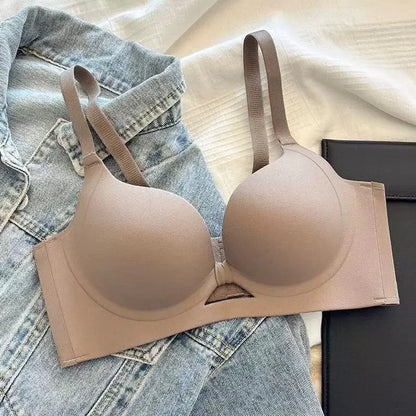 Red Lifting Small Breasts Gathered To Show Large Upper Support Without Steel Rings and Comfortable and Traceless Bra