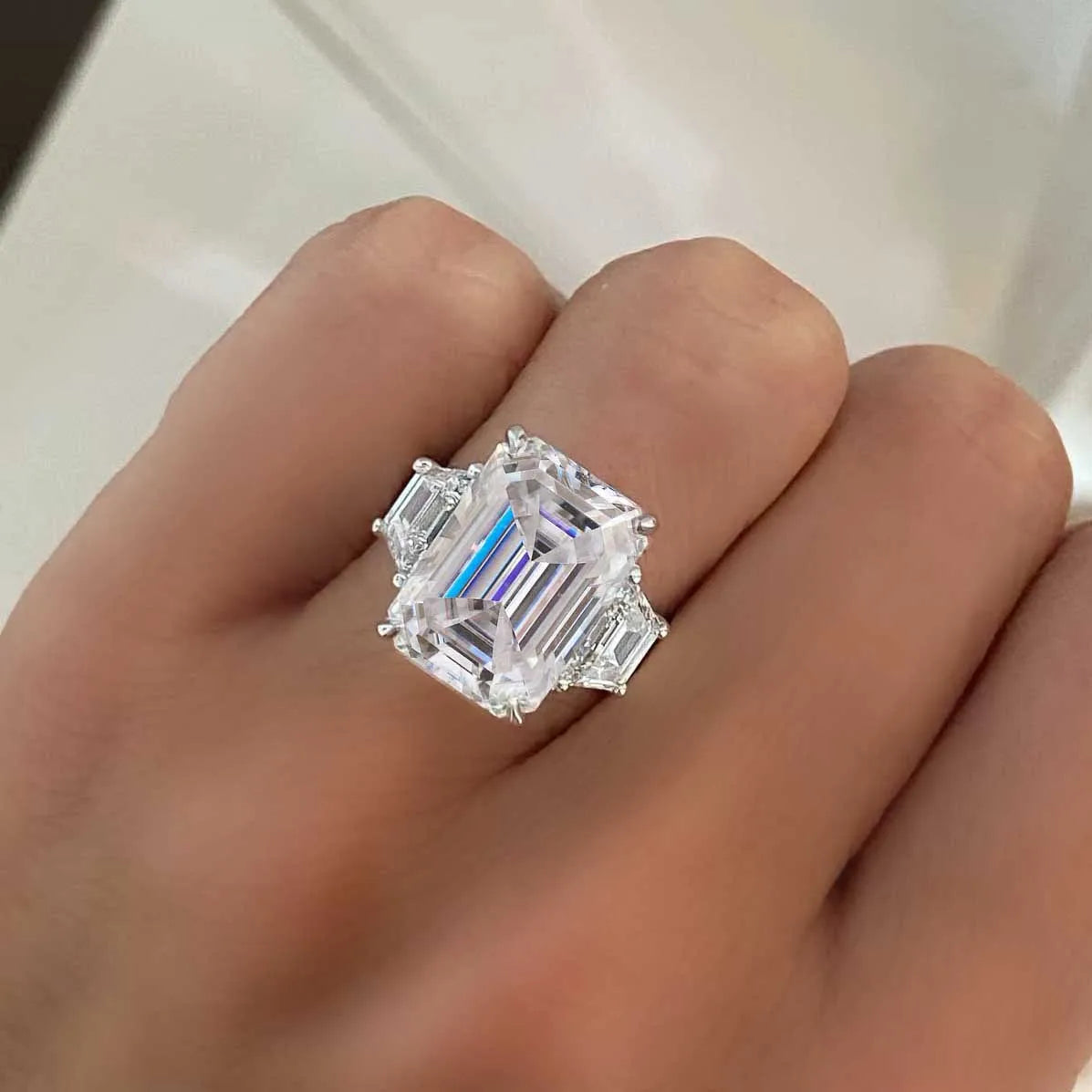 Bagues de luxe BXINY en argent 925 (S925) serties de trois diamants taille glace, sertis de moissanite taille radiant/émeraude 10 carats. Bijoux pour femmes et hommes.