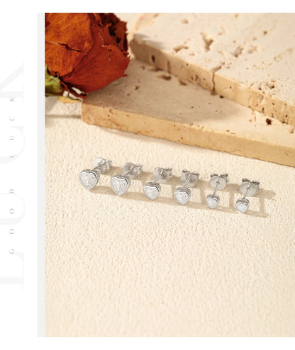 Boucles d'oreilles MODIAN en argent sterling 925, ornées de moissanites en forme de cœur et disponibles en 3 tailles. Bijoux fins et tendance pour femmes.