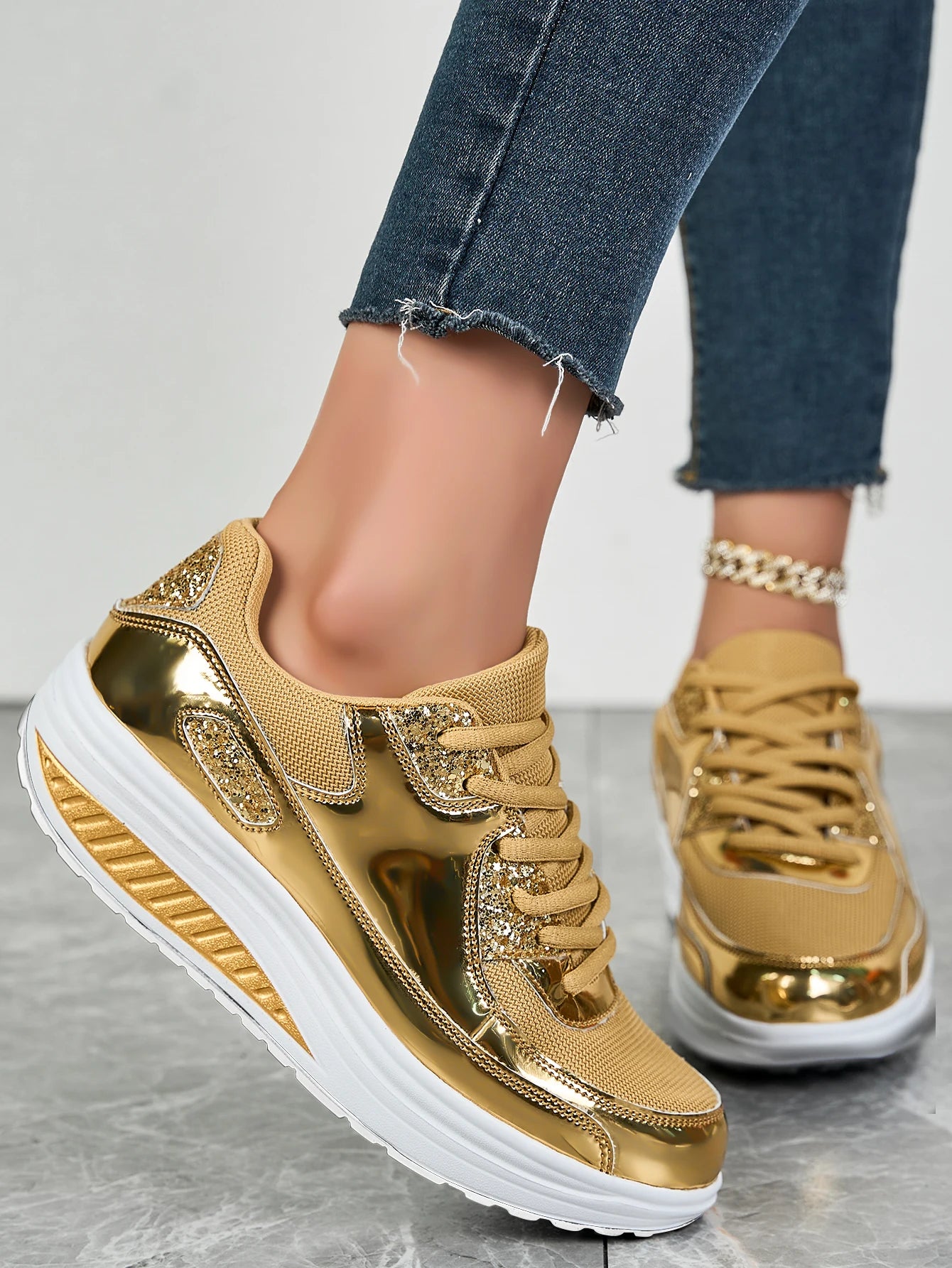 Women's flat mesh sports shoes spring and autumn new lace-up breathable comfortable fashion fitness women's shoes