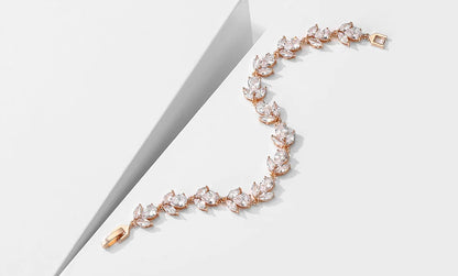 Bracelets de mariage ZAKOL de luxe en zircone cubique AAA pour femmes, bracelet jonc de haute qualité couleur or blanc avec breloque feuille