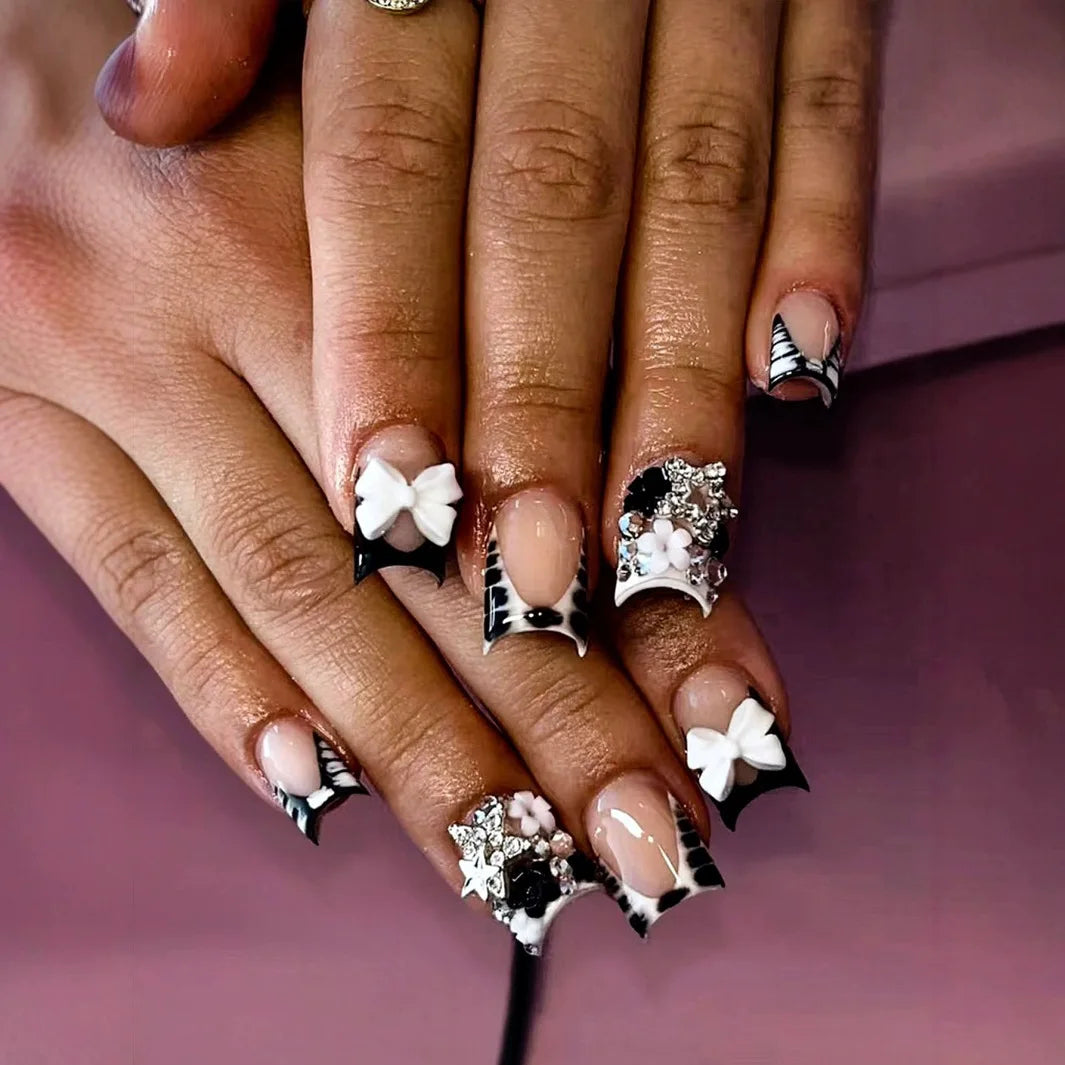 24pcs Nude Pink Sweet Fake Nails Short Duckbill Leopard Print French False Nails With 3D Bowknots Butterfly Cherry Press On Nail