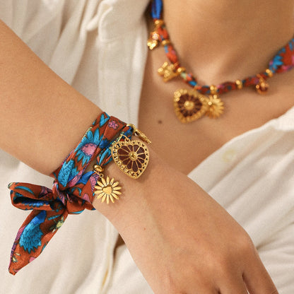 Huang Chao Women Fashion Scarf Necklace Bracelet Set Peach Heart Pendant Scarf Pendant Autumn Winter Jewelry Accessories