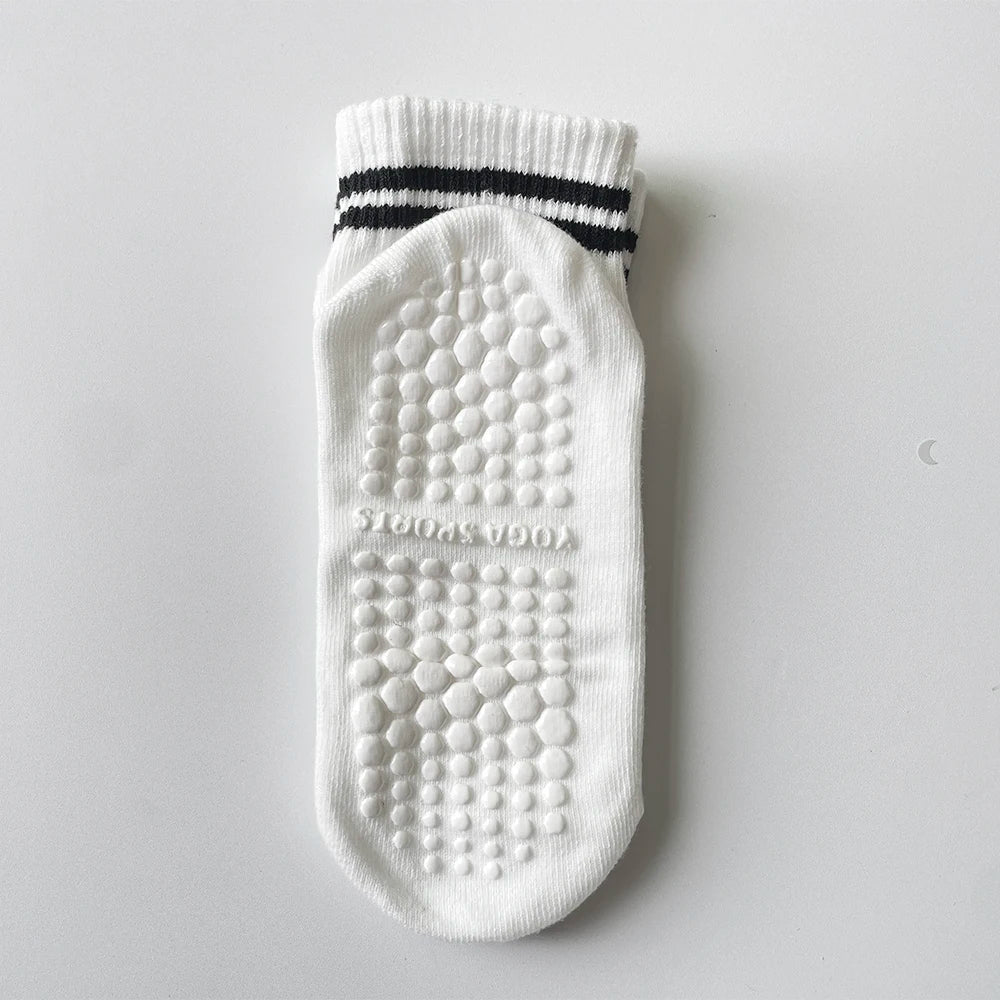 Grip Socks for Women Non Slip Pilates Yoga Socks with Double Stripes Non Slip Socks for Workout Ballet Athletic Socks