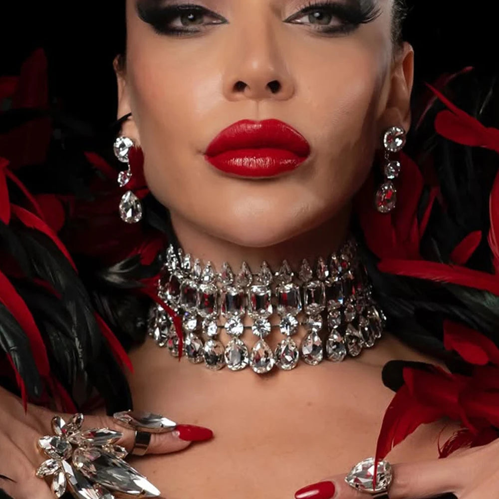 Ensemble de bijoux tendance et extravagant, accessoires de mariage de Dubaï, parure de collier et boucles d'oreilles géométriques en strass style drag queen pour femmes