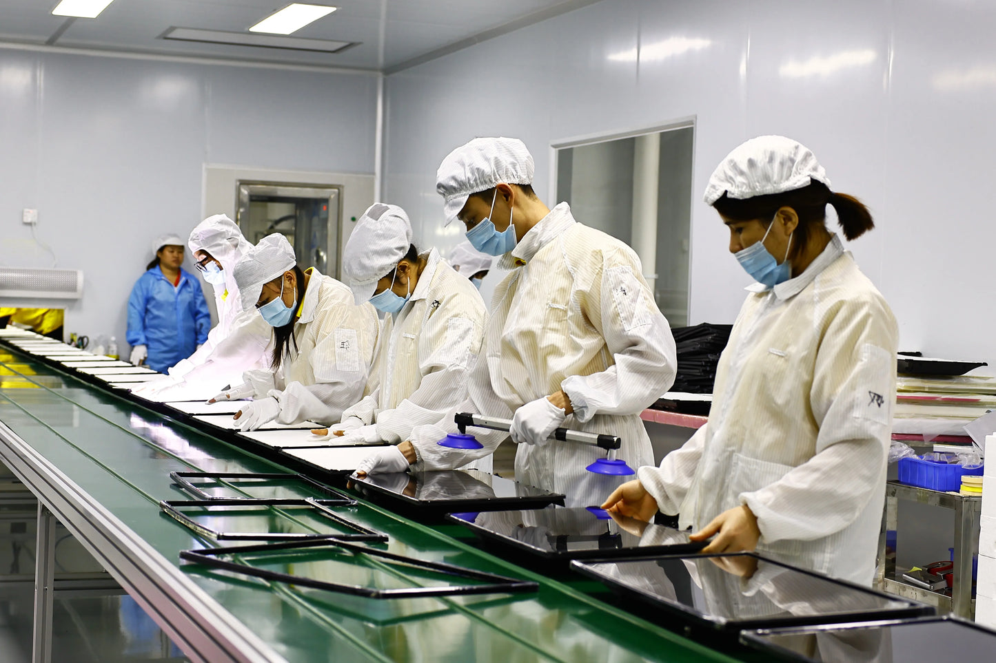 Smart LED Touch TV With Android WiFi 4K 50 55 65 75 Inch Smart Touch TV-Customizable Size OEM/ODM Karaoke TV Motherboard