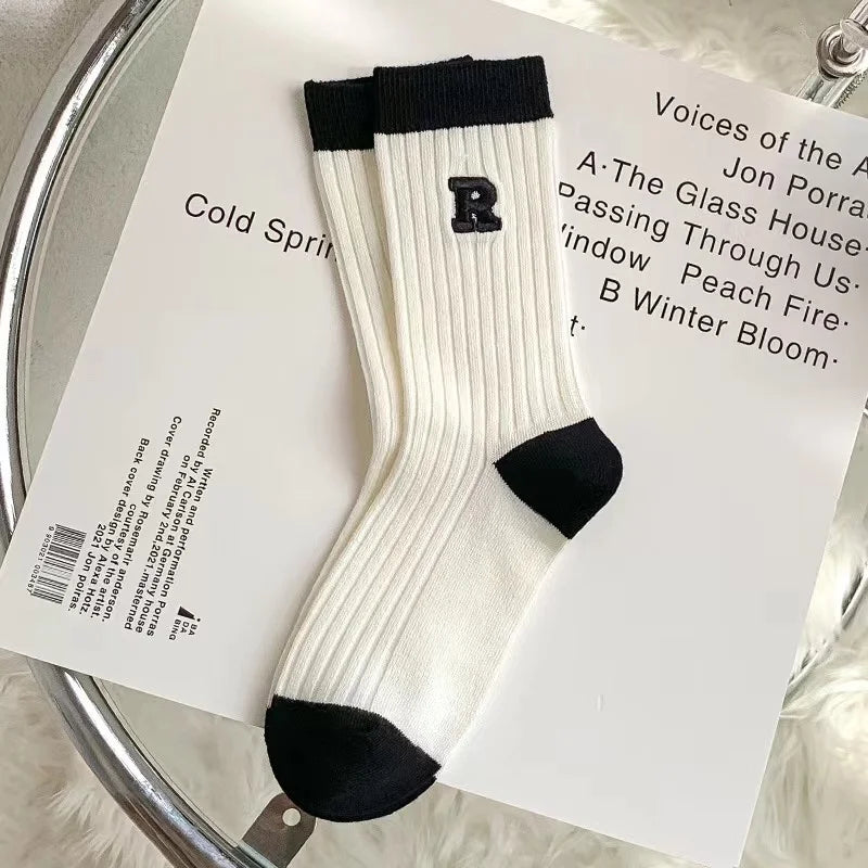 1 Pairs Fashion Black White Stripe Cotton Women Long Socks Versatile Simplicity Autumn Women's Sock New Hot Sale