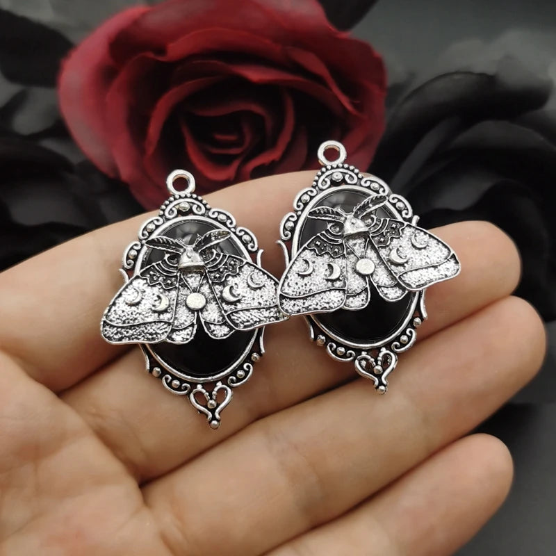 Lot de 4 breloques chauve-souris vampire gothiques plaquées argent, encadrées, avec camée, pendentif sorcière Halloween, idéales pour la création de bijoux DIY.