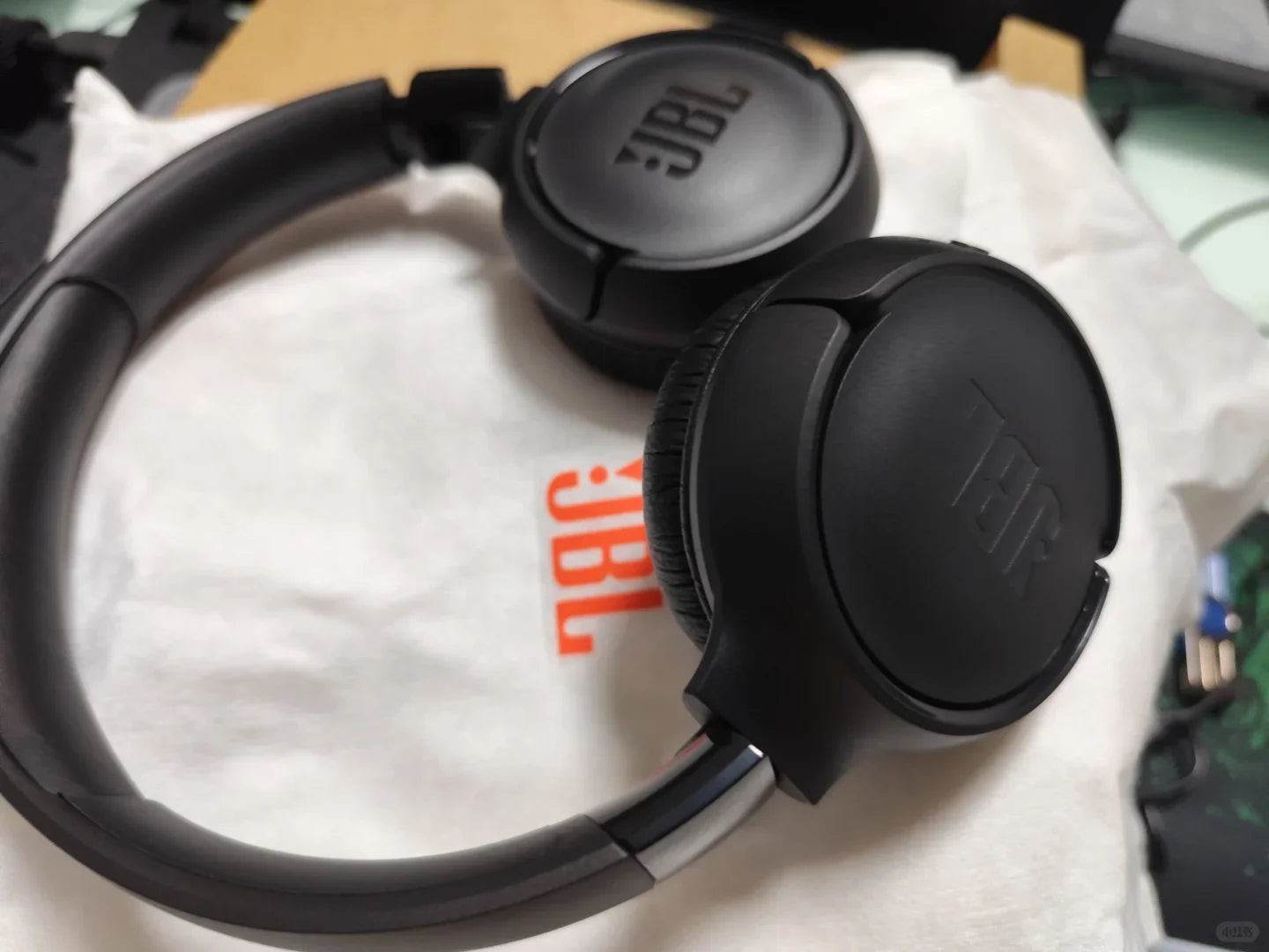 JBL Tune 520BT On-Ear Bluetooth Headphones - 57H Battery, Bluetooth 5.3, JBL Pure Bass, Lightweight, Foldable & Comfortable for
