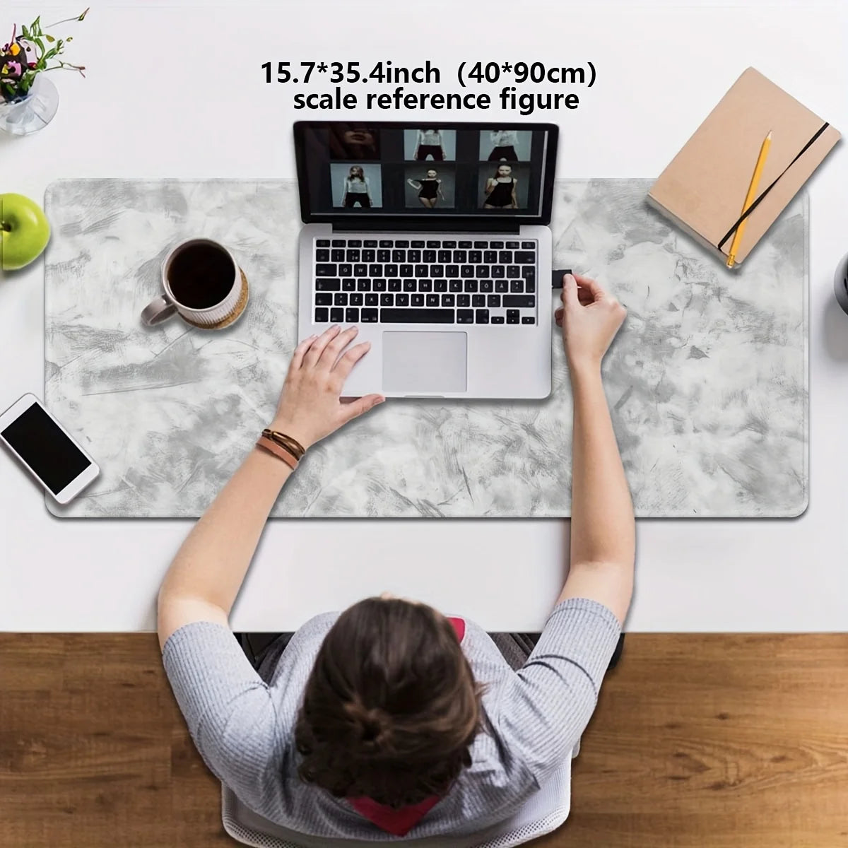 Tapis de bureau gris élégant : accessoire PC antidérapant pour le jeu et le bureau, grand format et design minimaliste