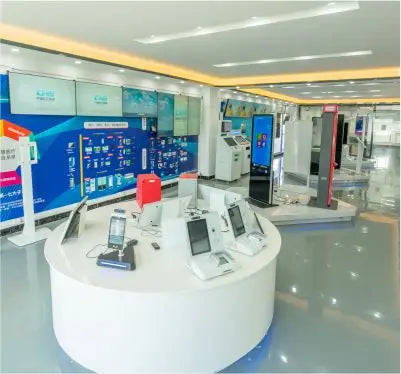 Téléviseur portable sans fil avec écran tactile 21,5 pouces, rechargeable et rotatif à 360°.