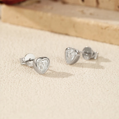 Boucles d'oreilles MODIAN en argent sterling 925, ornées de moissanites en forme de cœur et disponibles en 3 tailles. Bijoux fins et tendance pour femmes.