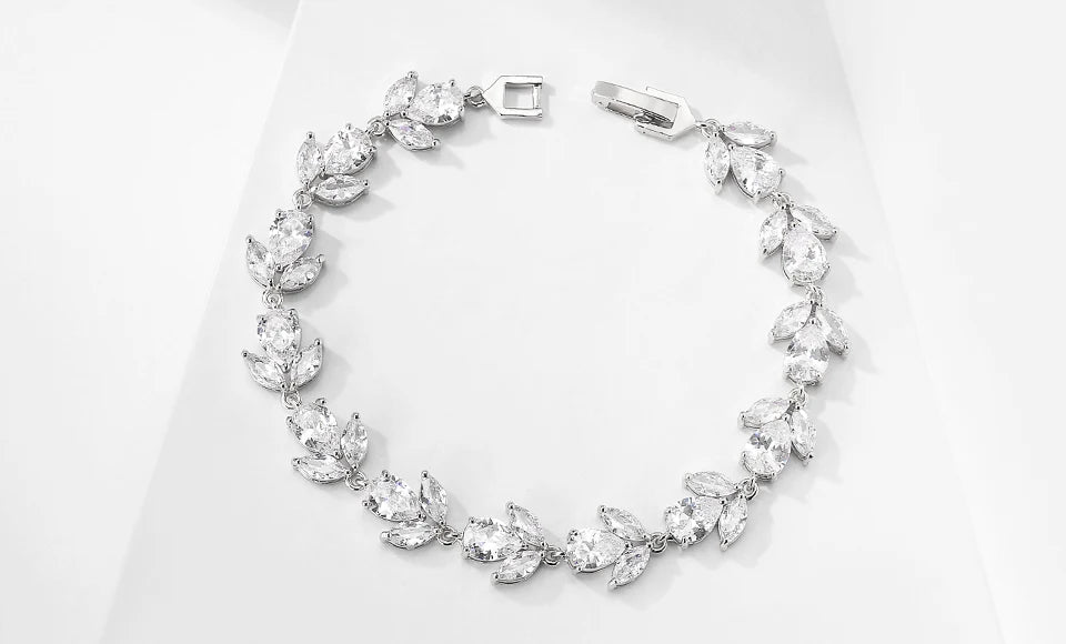 Bracelets de mariage ZAKOL de luxe en zircone cubique AAA pour femmes, bracelet jonc de haute qualité couleur or blanc avec breloque feuille