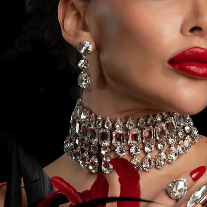 Ensemble de bijoux tendance et extravagant, accessoires de mariage de Dubaï, parure de collier et boucles d'oreilles géométriques en strass style drag queen pour femmes