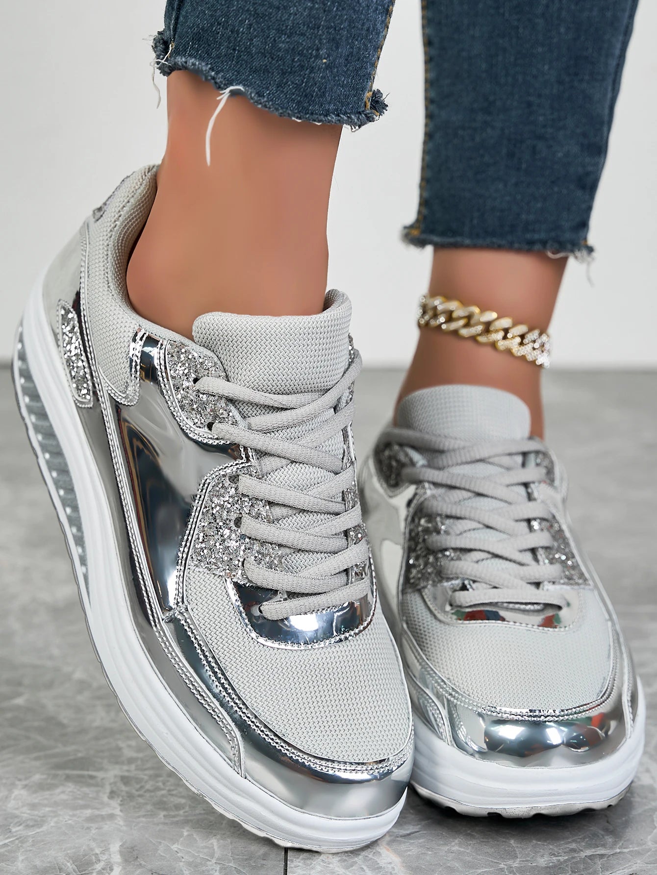 Women's flat mesh sports shoes spring and autumn new lace-up breathable comfortable fashion fitness women's shoes