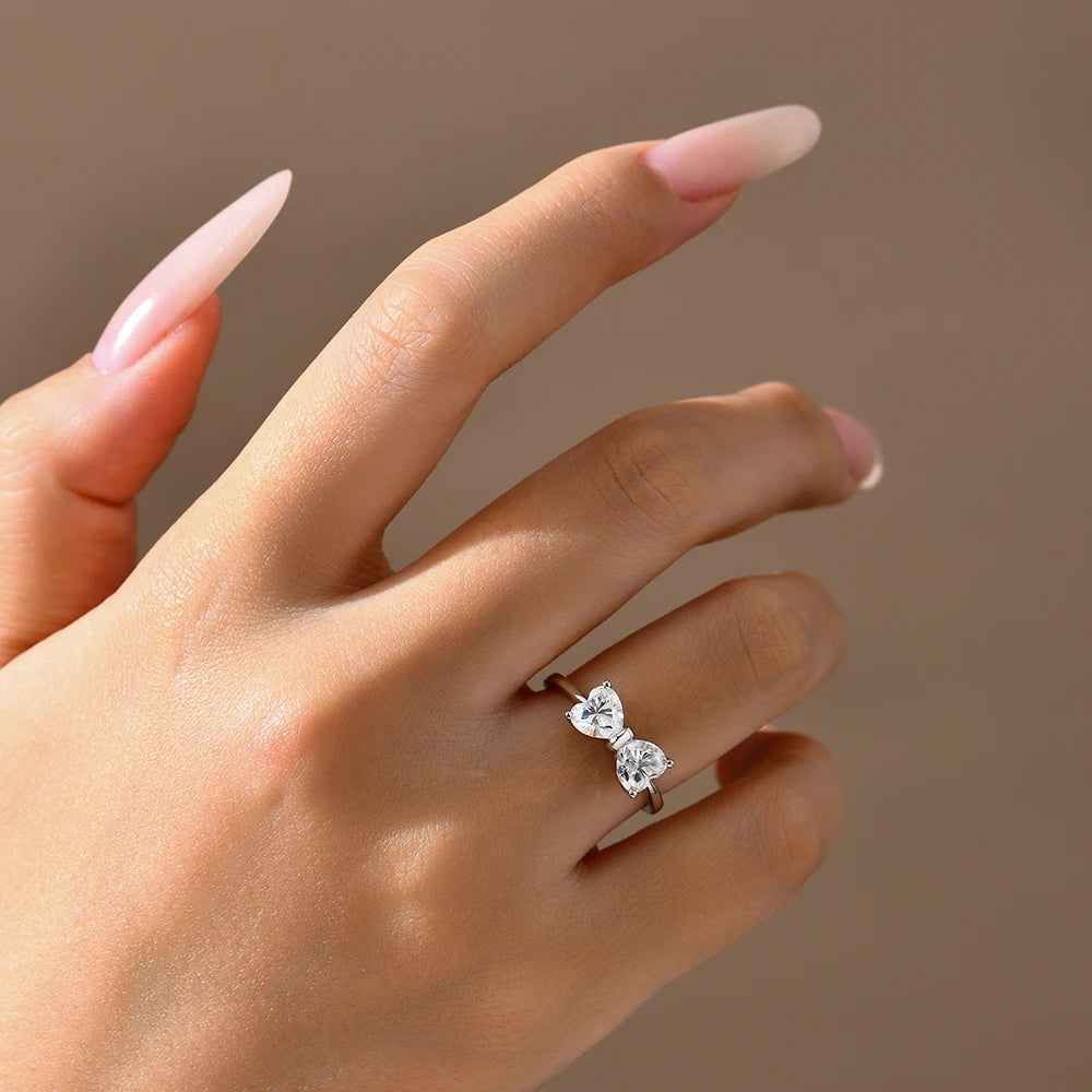 Bagues en argent sterling 925 avec nœud papillon et moissanite, lot de 2, 0,8 ct, taille cœur, couleur D, pureté VVS1. Bijou de luxe idéal pour une soirée.