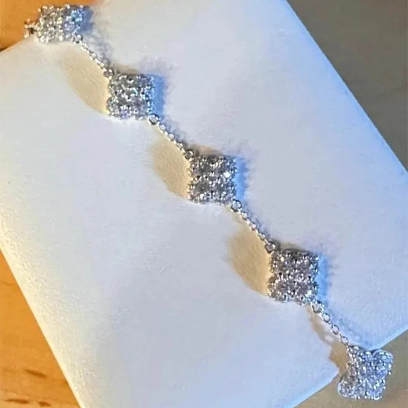 Rrjzz Four-Leaf Clover Moissanite Women Bracelet D Color VVS1 Lab Created Imitation Diamond Round Cut Jewelry GRA Certificated