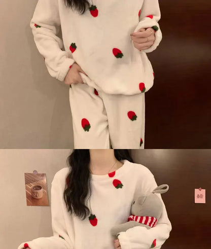 Women Pyjamas Sets 2025 Autumn Winter Warm Flannel Strawberry Coral Long Sleeve Girls Sleepwear Casual Fleece Pajamas Homewear