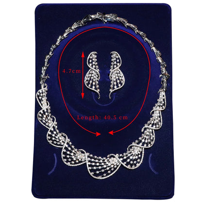 EIRALEE Nouvelle parure de bijoux pour femmes, collier et boucles d'oreilles en zircone cubique. Parure de bijoux de mariée, accessoire idéal pour un bal, un mariage ou une fête.