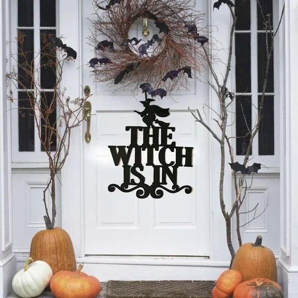 Décorations créatives pour une fête d'Halloween à la maison : décorations de porte, panneaux suspendus de sorcières, décorations à suspendre pour Halloween